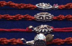 Rakshabandhan 2022: સુરતના વેપારીએ હીરાની બનાવી રાખડી, જુઓ તસવીરો