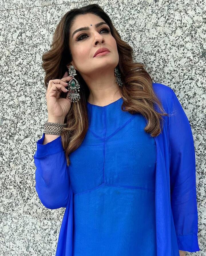 बॉलीवूडमधील प्रसिद्ध अभिनेत्रींपैकी एक रवीना टंडन एकेकाळी तिच्या चित्रपटांनी लाखो लोकांची मने जिंकत होती. त्याचबरोबर ती तिच्या सौंदर्यासाठीही प्रसिद्ध होती.(फोटो सौजन्य:officialraveenatandon/इन्टाग्राम)