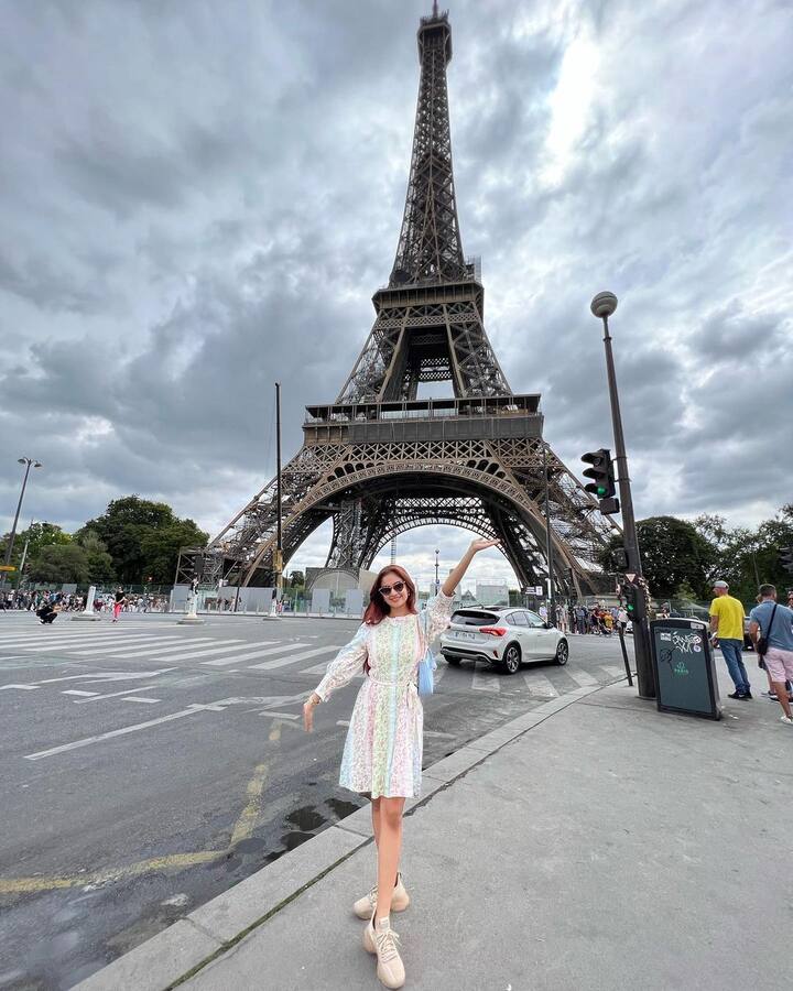 अनुष्का सेन ने अपने करियर की शुरुआत चाइल्ड आर्टिस्ट के तौर पर की थी. आखिरी बार एक्ट्रेस खतरों के खिलाड़ी 11 में नजर आई थीं.