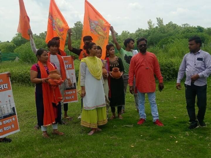 Agra Hindu Mahasabha jalabhishek at the Taj Mahal UP News Police ANN Taj Mahal को फिर विवाद में घसीटने की कोशिश, ताज हेरिटेज कॉरिडोर पर किया गया सांकेतिक जलाभिषेक