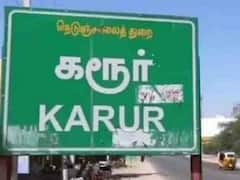கரூர் அருகே வேன் கவிழ்ந்து விபத்து - 10க்கும் மேற்பட்ட தொழிலாளர்கள் காயம்
