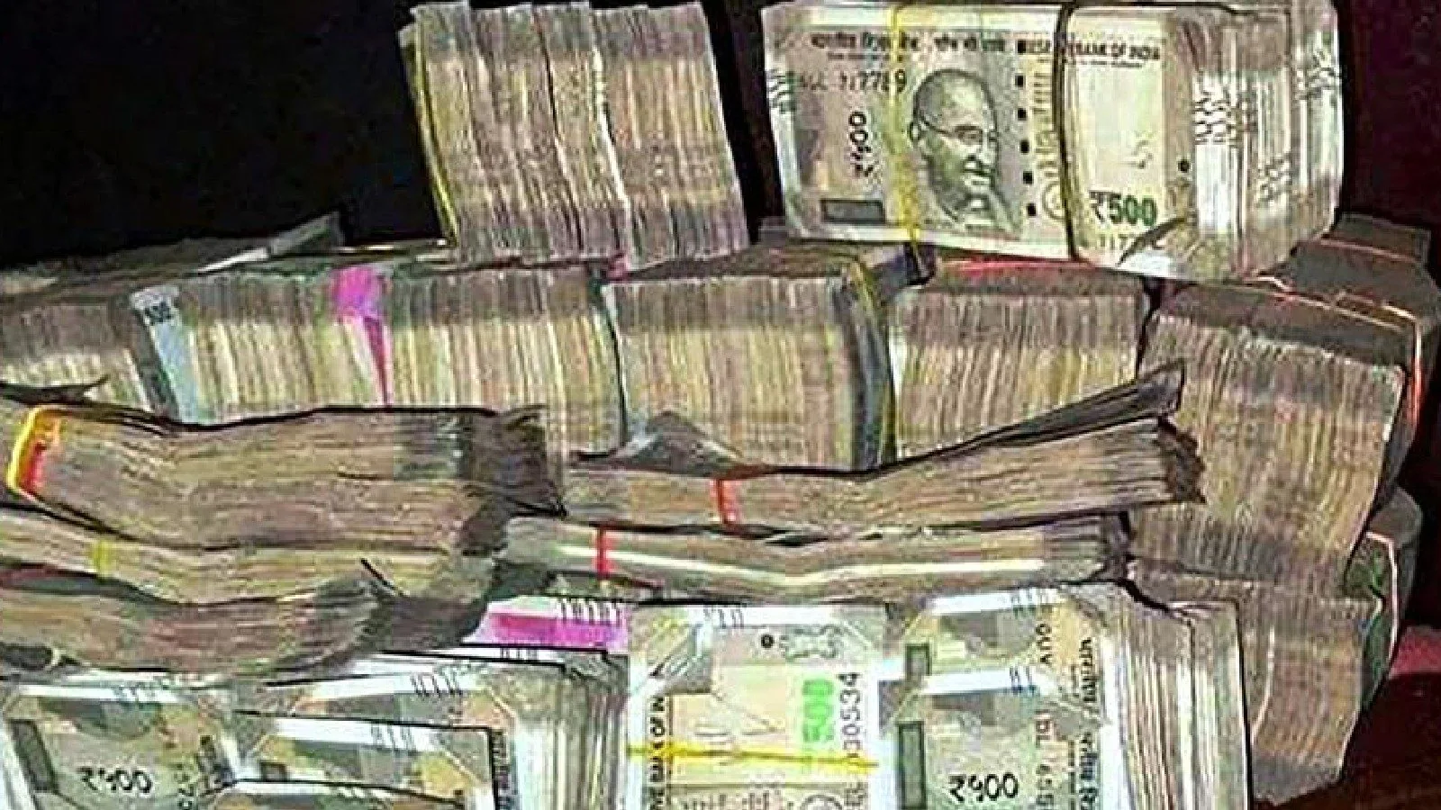 झारखंड कांग्रेस कैश कांड: बंगाल CID ने कोलकाता के व्यापारी के कार्यालय में मारा छापा, सामने आई ये बड़ी बात