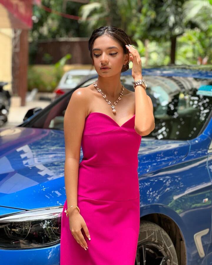 अनुष्का सेन अभी महज 19 साल की हैं. इतनी सी कम उम्र में एक्ट्रेस के 38.2 मिलियन फॉलोवर्स देखने को मिलती है.