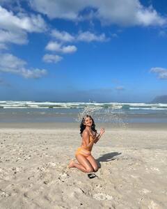 Kanika Mann Pics: कनिका मान ने बिकिनी से लेकर हर अवतार में शेयर की फोटोज, ग्लैमरस लुक में दिखीं एक्ट्रेस