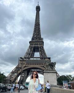 Anushka Sen ने Eiffel Tower के सामने दिए एक से बढ़कर एक पोज, बोलीं- सपने भी पूरे होते हैं