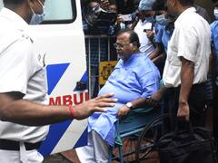 Bengal SSC Scam: अस्पताल से चेकअप के बाद लौटते वक्त पार्थ चटर्जी के ऊपर एक महिला ने फेंकी चप्पल