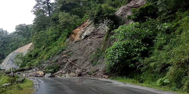 At least 13 dead, 10 missing and 10 rescued from various parts of Achham District in Far West Nepal, due to landslides landslides: વેસ્ટ નેપાળમાં ભેખડો ધરાશાયી થતાં 13 લોકોના મોત, 10 લોકો લાપતા