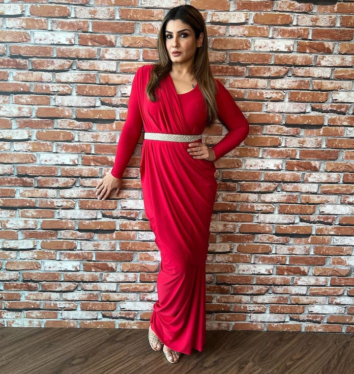 रवीना टंडन को आखिरी बार फिल्म ‘केजीएफ 2’ (KGF 2) में देखा गया था. फिल्म में उन्होंने रमिका सेन की भूमिका निभाई थी.