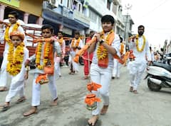 In Pics: શંભુના જયકારથી શિવાલય ગુંજી ઉઠ્યું, કાવડિયાઓએ મહાદેવને કર્યો અભિષેક, જુઓ તસવીરો