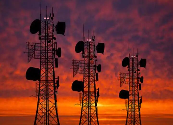 সস্তায় মোবাইল ডেটা দেওয়ার নিরিখে বিশ্বের ৫ নম্বরে স্থান পেয়েছে ভারত। cable.co.uk এর রিপোর্ট বলছে, বিশ্বের সবচেয়ে সস্তা পাঁচটি মোবাইল ডেটা দেশের কথা বললে, ইজরায়েলে ১ জিবি ডেটার গড় মূল্য ০.০৪ ডলার।