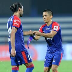 Sunil Chhetri Turns 38: কিংবদন্তি পুসকাসের সঙ্গে একাসনে, মেসিকে পেরিয়ে যাবেন সুনীল?