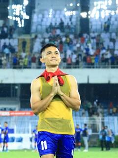 Sunil Chhetri Turns 38: কিংবদন্তি পুসকাসের সঙ্গে একাসনে, মেসিকে পেরিয়ে যাবেন সুনীল?