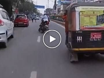 Viral Video : இந்த வீடியோவைப் பாத்தாவது ரோட்டுல ஸ்டண்ட் பண்ணாதீங்க.. உயிர்தான் முக்கியம்.. பதறவைக்கும் வீடியோ..
