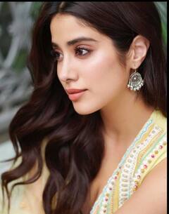 Actress Janhvi kapoor : ஒரு ஊரில் அழகே உருவாய் ஒருத்தி இருந்தாளே..ஜான்வி கபூரின் ரீசன்ட் க்ளிக்ஸ்!