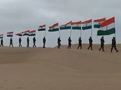 Har Ghar Tiranga: भारत-पाक सीमा के रेतीले टीलों पर जवानों ने फहराया तिरंगा, आजादी के 75 साल पूरे होने का मनाया जश्न