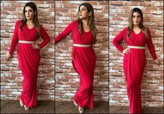 Pics: Raveena Tandonએ રેડ સાડીમાં ચાર્મ લૂક, ફોટોશૂટની નવી તસવીરો વાયરલ