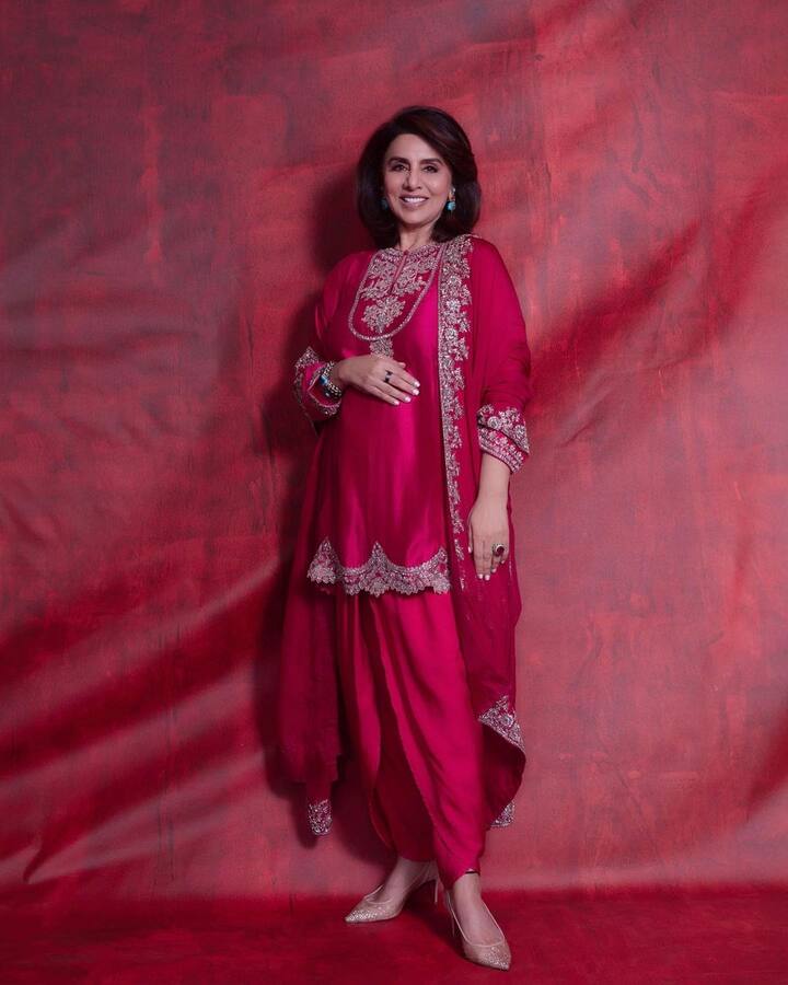 नीतू कपूर (Neetu Kapoor) टीवी डेब्यू के बाद से काफी एक्टिव हो गई हैं. उनके लुक में भी काफी निखार आ गया है.