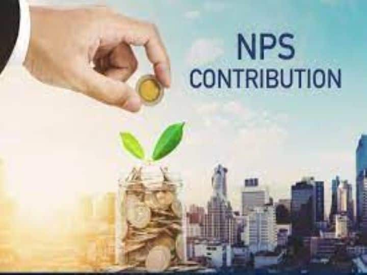 NPS Subscribers in India: आज चोरी और डिजिटल हैकिंग का दौर चल रहा है, ऐसे में आम नागरिक को सिर्फ सरकार की योजनाओं पर भरोसा होता है. लोगो को लगता है कि सरकारी योजनाओं में लगे पैसे पर रिटर्न भले ही कम मिले, लेकिन वह सुरक्षित तो रहेगा. ज्यादातर लोगो को नेशनल पेंशन स्कीम (NPS) में निवेश पर भरोसा होता है. हम आपको बता दे कि NPS में कुछ जोखिम है, जिन्हे ऐसे समझा जा सकता है.