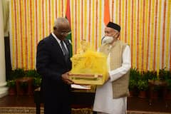 Photo : मालदीवच्या अध्यक्षांचे राज्यपालांकडून स्वागत  