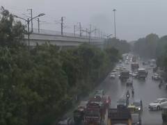 Delhi-NCR Rain: दिल्ली-एनसीआर में झमाझम हुई बारिश, उमस भरी गर्मी से मिली काफी राहत, देखें वीडियो