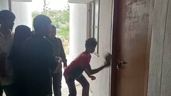 Poor People Broke Into Double Bedroom Houses: అధికారుల ఆలస్యానికి విసుగుపుట్టి పేదల చర్య| ABP Desam