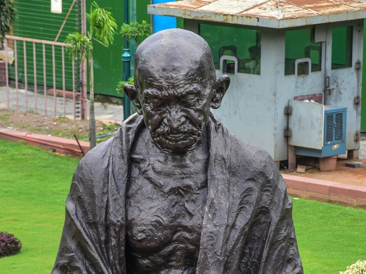 ‘Mahatma Gandhi belongs to all’, why did the Gujarat government say this in the High Court
