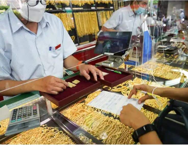 Gold Silver Price: There was a jump in the price of gold today, know where the rate of 10 grams of gold reached Gold Silver Price: ਅੱਜ ਸੋਨੇ ਦੀ ਕੀਮਤ 'ਚ ਆਈ ਉਛਾਲ, ਜਾਣੋ 10 ਗ੍ਰਾਮ ਸੋਨੇ ਦਾ ਰੇਟ