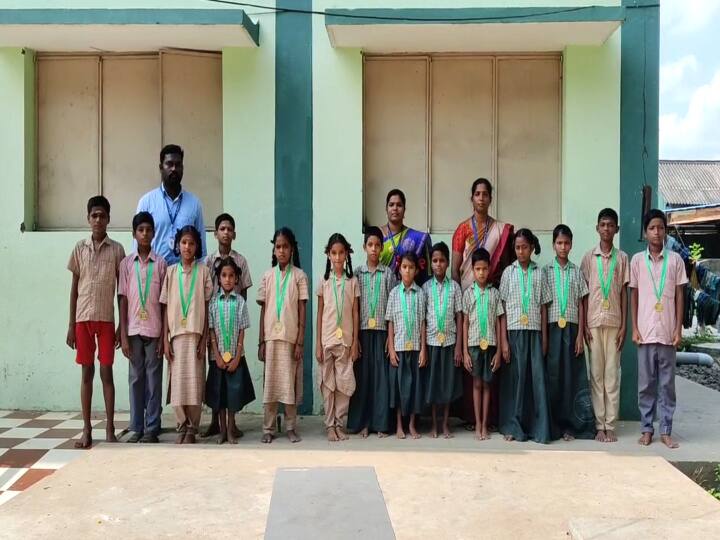 Narikuravar students won the first three places in the yoga competition held at the national level! தேசிய அளவில் நடந்த யோகா போட்டியில் முதல் 3  இடங்களை பிடித்த நரிக்குறவர் இன மாணவர்கள்