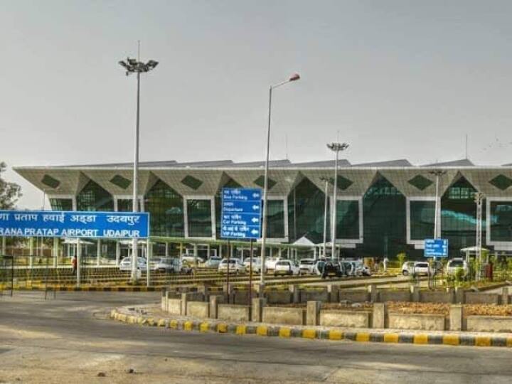 Udaipur News: पिछले साल के मुकाबले यात्रियों ने की दो गुना ज्यादा हवाई यात्रा, अब बढ़ाई जाएगी फ्लाइट्स की संख्या Rajasthan News Passengers travelled on flights more than two times from past two years in Udaipur ann Udaipur News: पिछले साल के मुकाबले यात्रियों ने की दो गुना ज्यादा हवाई यात्रा, अब बढ़ाई जाएगी फ्लाइट्स की संख्या