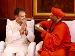 Photos: कर्नाटक दौरे पर राहुल गांधी, लिंगायत संप्रदाय की दीक्षा ली