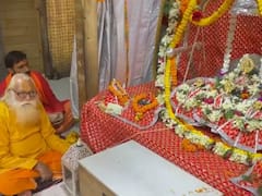 Ayodhya News: राम मंदिर में दर्शन करने का समय बढ़ा, अब दो पालियों में इतने बजे तक कर सकते हैं दर्शन