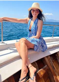 Karishma Tanna Photos : ਕਿਲਰ ਪੋਜ਼ ਦੇ ਕੇ ਕਰਿਸ਼ਮਾ ਤੰਨਾ ਨੇ ਵਧਾਇਆ ਇੰਟਰਨੈੱਟ ਦਾ ਪਾਰਾ