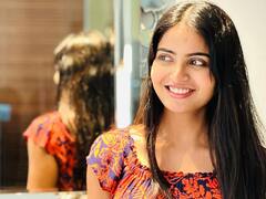 Ananya Nagalla: అద్దం ముందర అల్లరి చేస్తూ ఫోటోలకి ఫోజులిస్తున్న అనన్య నాగళ్ల