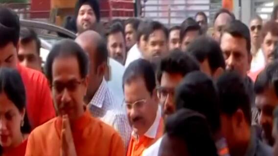 शिवसेना मामले को लेकर SC में सुनवाई जारी, उद्धव गुट बोला- मौजूदा शिंदे सरकार असंवैधानिक है