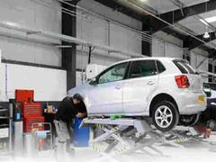 Car Servicing Tips : लोकल मेकॅनिककडून कार सर्व्हिसिंग करताय? मग, ‘या’ गोष्टींची घ्या विशेष काळजी!