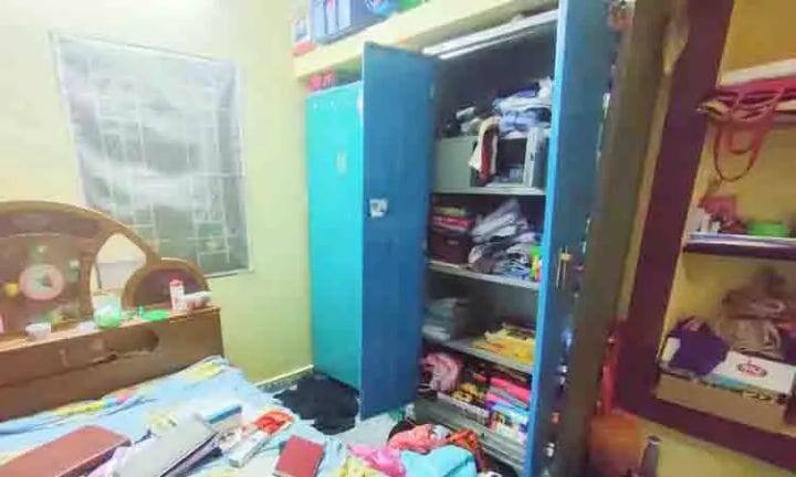 Pudukottai 47 pounds  jewelery and cash were stolen by breaking the lock of a house புதுக்கோட்டையில் வீட்டின் பூட்டை உடைத்து 47 பவுன் நகை, பணம் கொள்ளை