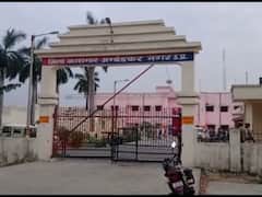 Ambedkar Nagar News: जिला जेल में कैदी की मौत को लेकर परिजनों ने किया हंगामा, जेल प्रशासन पर लगाया ये आरोप, केस दर्ज