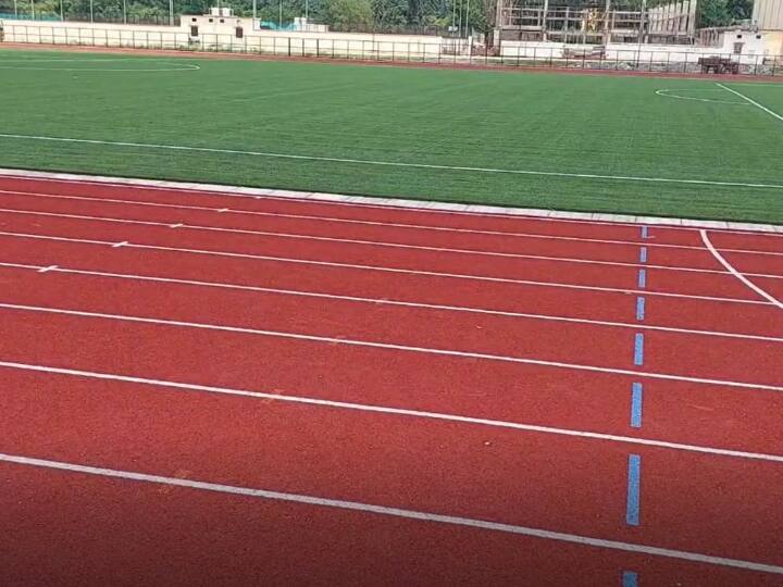 Bastar Chhattisgarh turf grass started crumbling in FIFA football stadium floating in rain water ANN Bastar News: 3 महीने में ही खुली निर्माण कार्य की पोल, 7 करोड़ की लागत से बनी फुटबॉल स्टेडियम की उखड़ने लगी टर्फ ग्रास