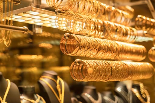 Gold is becoming very expensive in India, then gold shopping in Dubai has become cheaper, know the latest rates