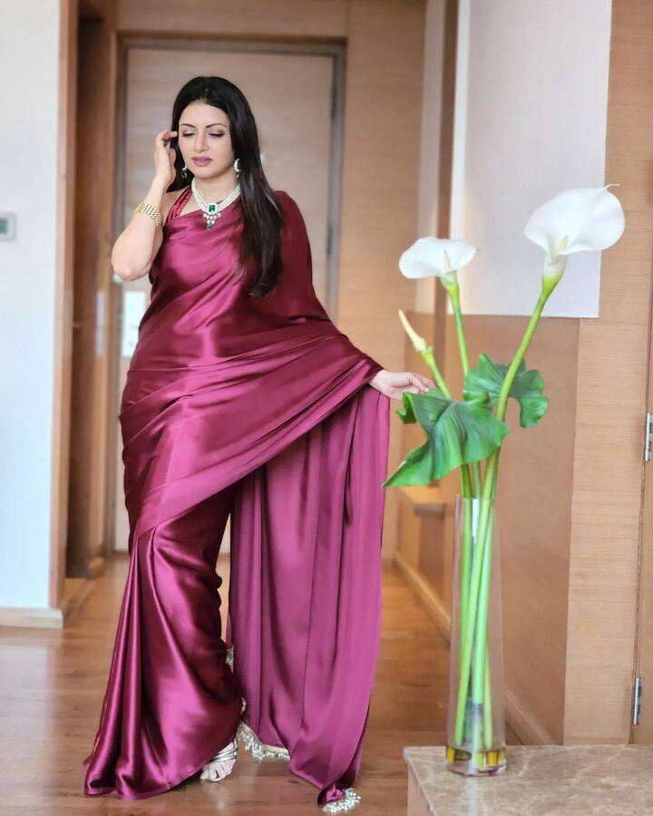 अभिनेत्री अनेकदा तिच्या लूकमुळे लोकांचे लक्ष वेधून घेते. वास्तविक, अभिनेत्री गेल्या काही काळापासून सोशल मीडियावर खूप सक्रिय झाली आहे . (फोटो सौजन्य :bhagyashree.online/इंस्टाग्राम)