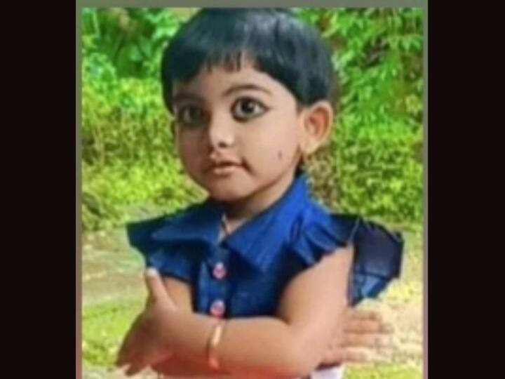 kerala  baby at kerala dies in heavy flood தாயின் கையில் இருந்த குழந்தையை பறித்து சென்ற மழை வெள்ளம்  - கேரளாவில் சோகம்