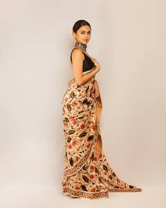 Tejasswi Prakash Pics: પ્રિન્ટેડ સાડીમાં તેજસ્વી પ્રકાશના લૂક પર તમે થઇ જશો ફિદા