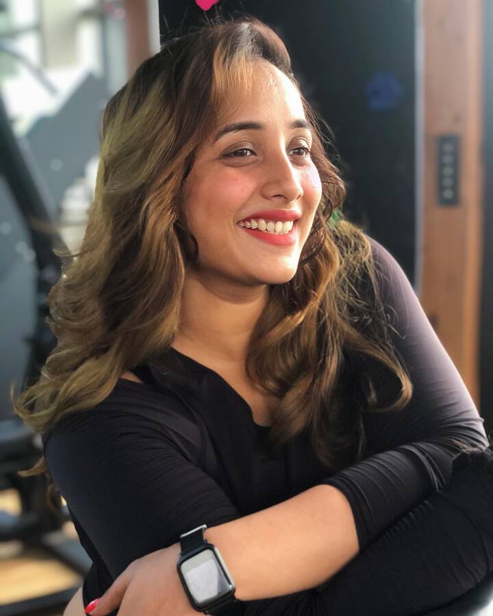 वर्कफ्रंट की बात करें तो रानी के पास भी ‘भाभी मां’, ‘बाबुल की गलियां’, ‘छोटकी ठकुरैन’, ‘कसम दुर्गा की’, ‘तेरी मेहरबानियां’ और ‘हेराफेरी’ जैसी कई फिल्में हैं. (Photos - Rani Chatterjee Instagram)