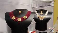 In Pics: क्या है प्रतापगढ़ की थेवा कला जिससे बनते हैं सोने के आभूषण लेकिन कीमत होती है बेहद कम, देखें तस्वीरें