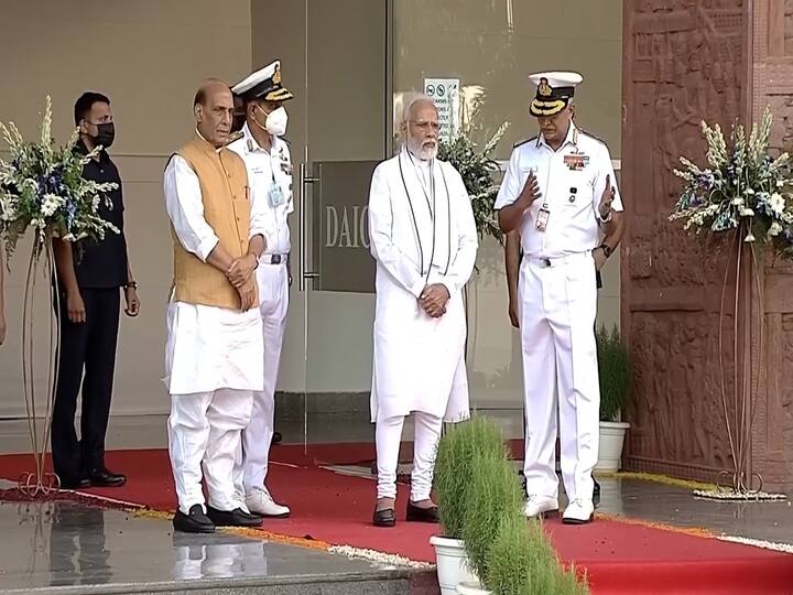 चाकण एमआयडीसीचं आधीपासूनच आंतरराष्ट्रीय स्तरावर नावलौकिक आहे. आता त्यात सागर डिफेन्स इंजिनियरिंग कंपनीने आणखी भर घातली आहे. सलग चार वर्षे परिश्रम घेत त्यांनी वरुणा ड्रोन साकारलं आहे.