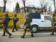 Jammu Kashmir Militant Attack:: রোজগারের আশায় পাড়ি ভিন্ রাজ্যে, কাশ্মীরে জঙ্গিদের গ্রেনেডে মৃত্যু পরিযায়ী শ্রমিকের, আহত ২