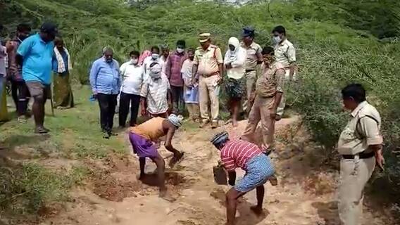 అనంతపురం జిల్లాలో ఆస్తి కోసం బావమరిదినే దారుణంగా హత్య చేసిన బావ| ABP Desam