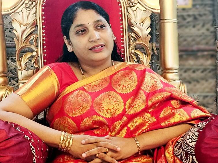 Annapurani Arasu Amma Says Alcoholism and smoking are not anti-spiritual Annapurani Arasu Amma: ‛மது, புகை ஆன்மிகத்திற்கு பகை அல்ல’ அன்னபூரணி சொல்லும் புதிய தத்துவம்!