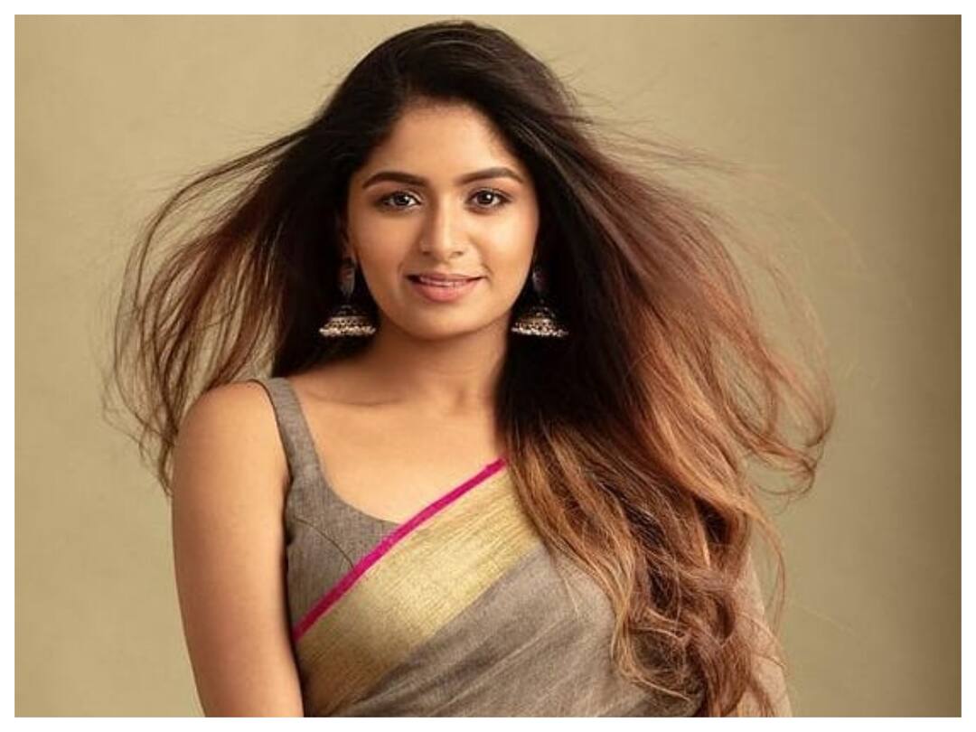 Aditi Shankar: శంకర్ కూతురికి మరో సినిమా ఆఫర్ - ఈసారి బైలింగ్యువల్ ప్రాజెక్ట్! Aditi Shankar roped in to play leading lady in Sivakarthikeyan's Maaveeran Aditi Shankar: శంకర్ కూతురికి మరో సినిమా ఆఫర్ - ఈసారి బైలింగ్యువల్ ప్రాజెక్ట్!