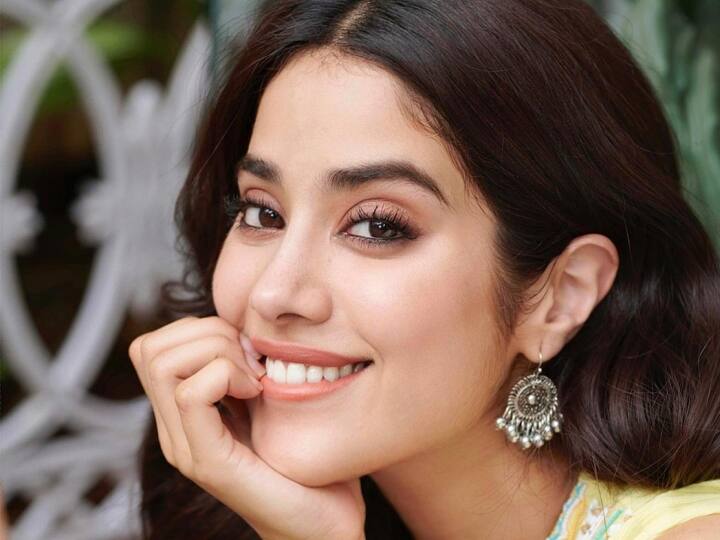 Janhvi Kapoor Wants To Work With RRR Actor Jr. NTR, Calls Him A 'Legend' Janhvi Kapoor Wants To Work With RRR Actor Jr. NTR, Calls Him A 'Legend'